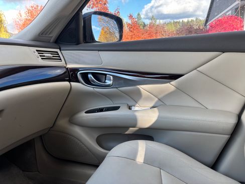 Used 2011 INFINITI M37 x image 18