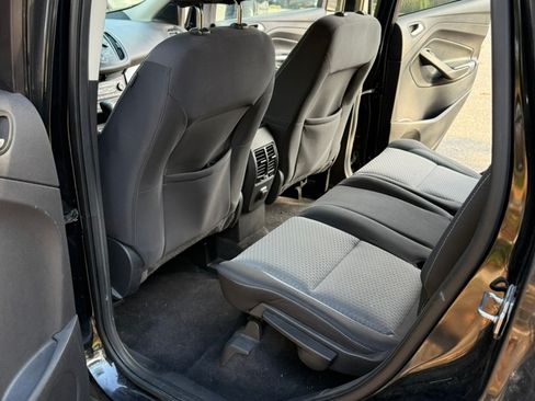 Used 2017 Ford Escape SE image 14