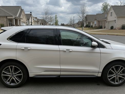 Used 2019 Ford Edge Titanium w/ Equipment Group 301A image 12