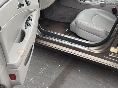 Used 2010 Mercedes-Benz CLS 550 image 11