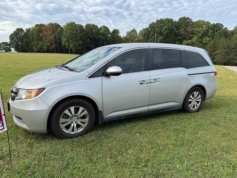 Used 2014 Honda Odyssey EX image 10