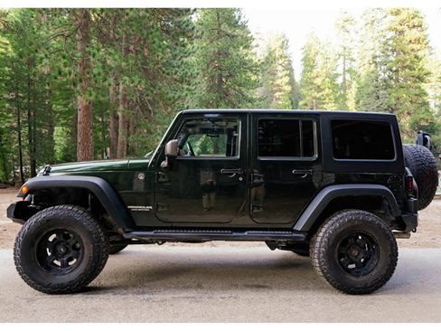 Used 2010 Jeep Wrangler Unlimited Sport image 2