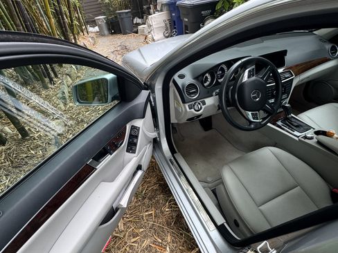 Used 2013 Mercedes-Benz C 250 Sedan image 8