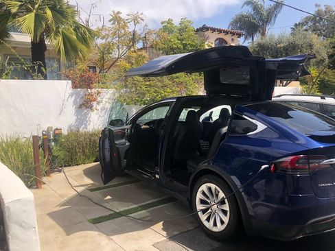 Used 2019 Tesla Model X Long Range image 1