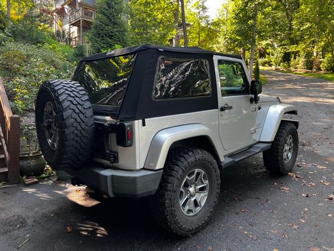 Used 2007 Jeep Wrangler Sahara AWD/4WD image 17