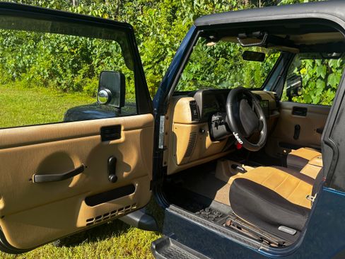 Used 2000 Jeep Wrangler Sport AWD/4WD image 13