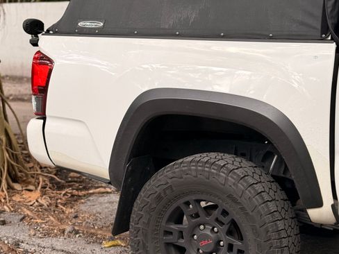 Used 2019 Toyota Tacoma TRD Off-Road image 13