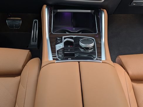 Used 2025 BMW X6 xDrive40i w/ Premium Package image 16