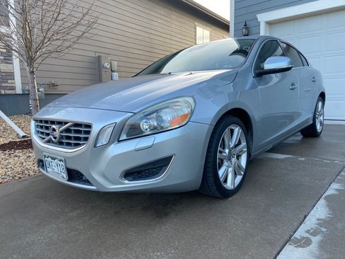Used 2011 Volvo S60 T6 image 1