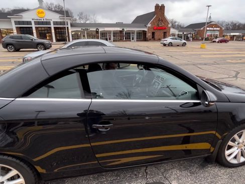 Used 2015 Volkswagen Eos Komfort FWD image 1