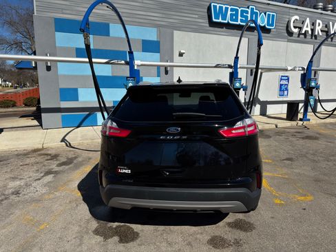 Used 2021 Ford Edge SEL w/ Convenience Package image 2