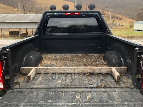 Used 2017 RAM 1500 Express w/ Black Ram 1500 Express Group image 4