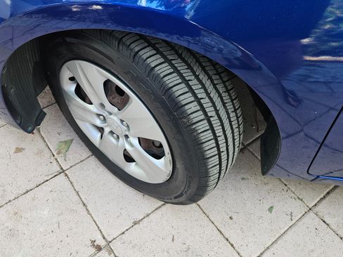 Used 2017 Kia Forte LX image 12