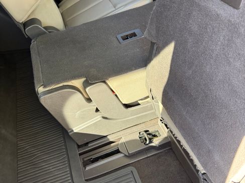 Used 2018 Ford Expedition XLT w/ Equipment Group 202A RWD image 5