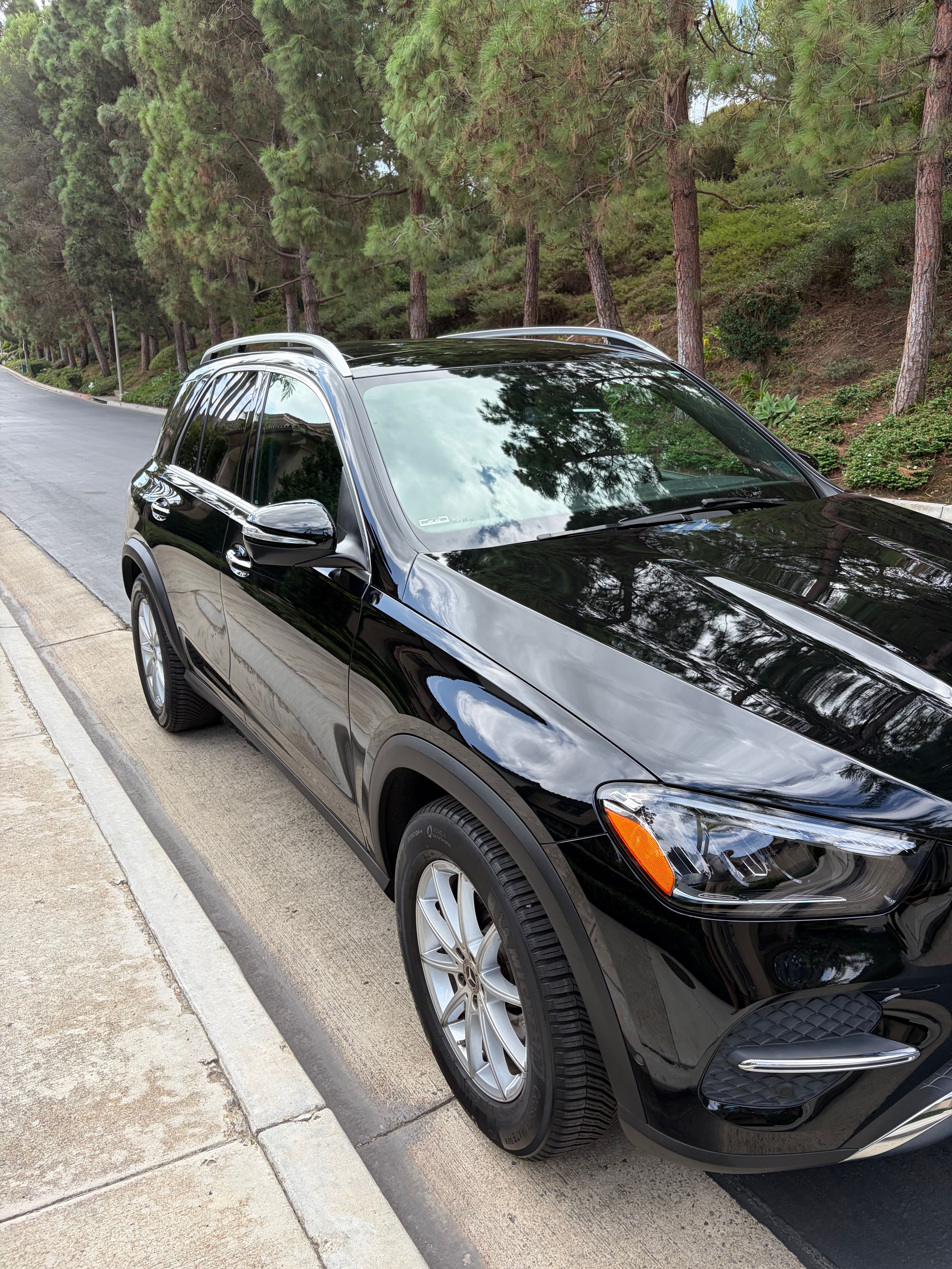 Used 2024 Mercedes-Benz GLE 350 4MATIC image 4