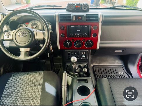 Used 2008 Toyota FJ Cruiser Sport Utility 2D w/ Upgrade Pkg 1 image 6