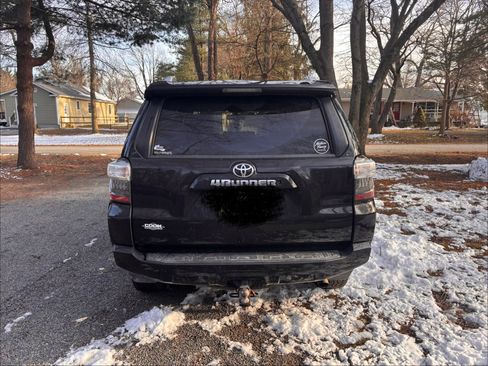 Used 2015 Toyota 4Runner SR5 Premium image 5