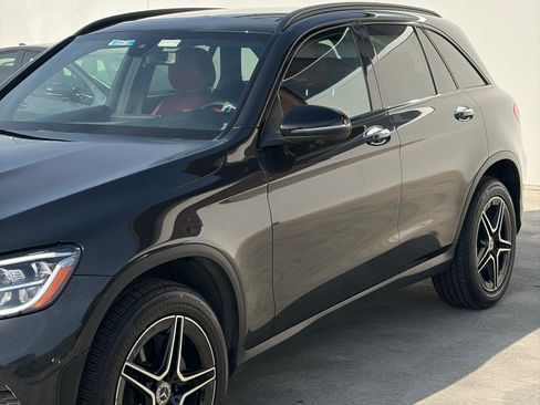 Used 2021 Mercedes-Benz GLC 300 300 4MATIC Sport Utility 4D image 2
