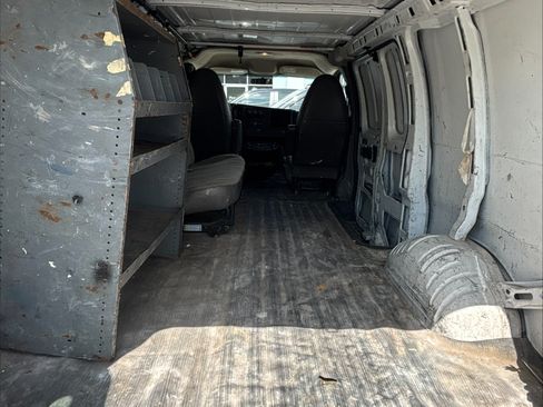Used 2013 Chevrolet Express 1500 RWD image 7