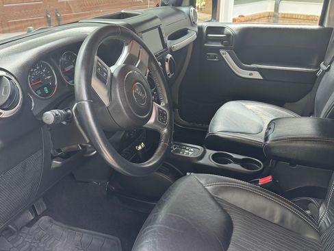 Used 2014 Jeep Wrangler Unlimited Sport AWD/4WD image 6