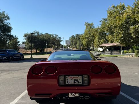 Used 1998 Chevrolet Corvette Coupe RWD image 5