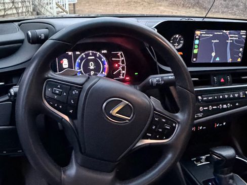 Used 2023 Lexus ES 350 w/ Premium Package image 10