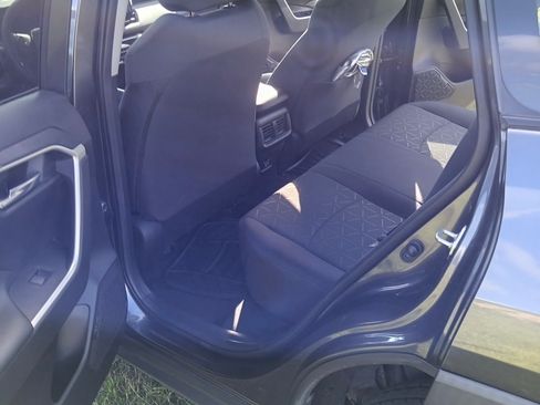 Used 2021 Toyota RAV4 XLE FWD image 14