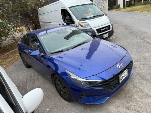 Used 2022 Hyundai Elantra SEL w/ Preferred Accessory Package image 1