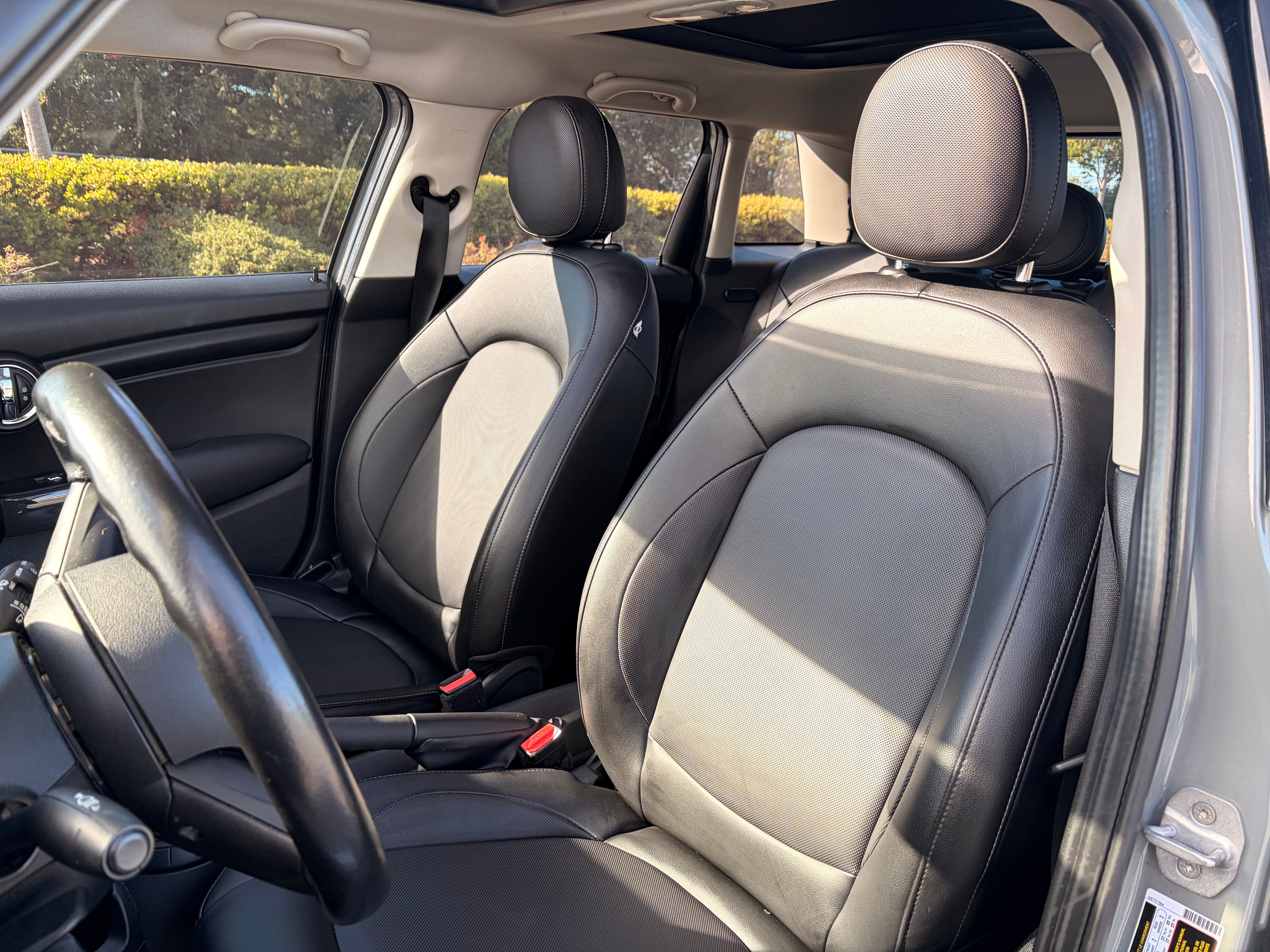 Used 2016 MINI Cooper 4-Door Hardtop FWD image 22