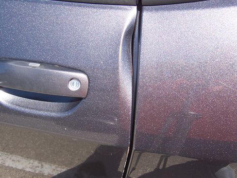 Used 2013 Dodge Challenger SXT image 13