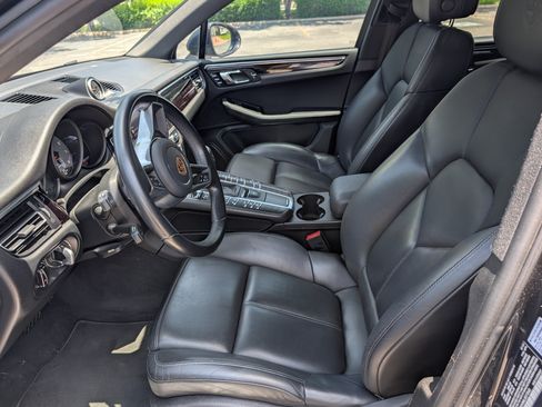 Used 2021 Porsche Macan S AWD/4WD image 10