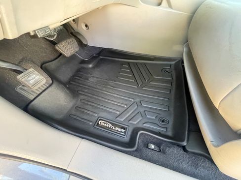 Used 2013 Toyota Highlander SE FWD image 10