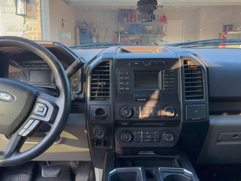 Used 2017 Ford F150 XL w/ Equipment Group 101A Mid RWD image 6