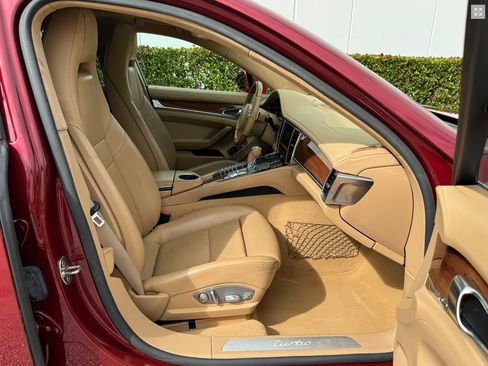 Used 2011 Porsche Panamera Turbo image 8