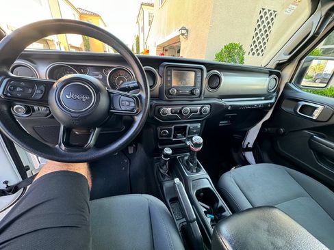 Used 2019 Jeep Wrangler Sport image 5