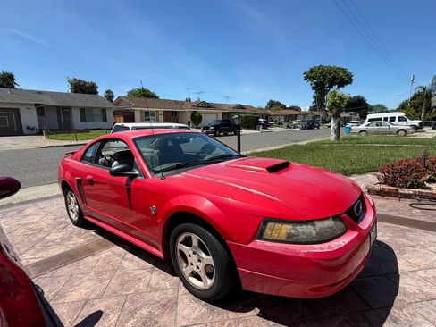 Used 2004 Ford Mustang Coupe RWD image 4