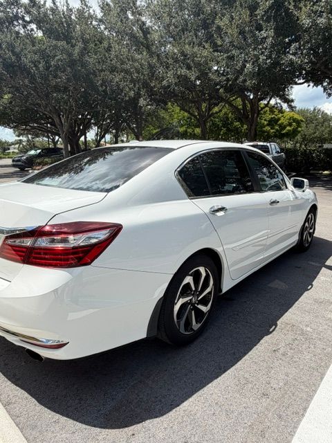 Used 2016 Honda Accord EX image 11