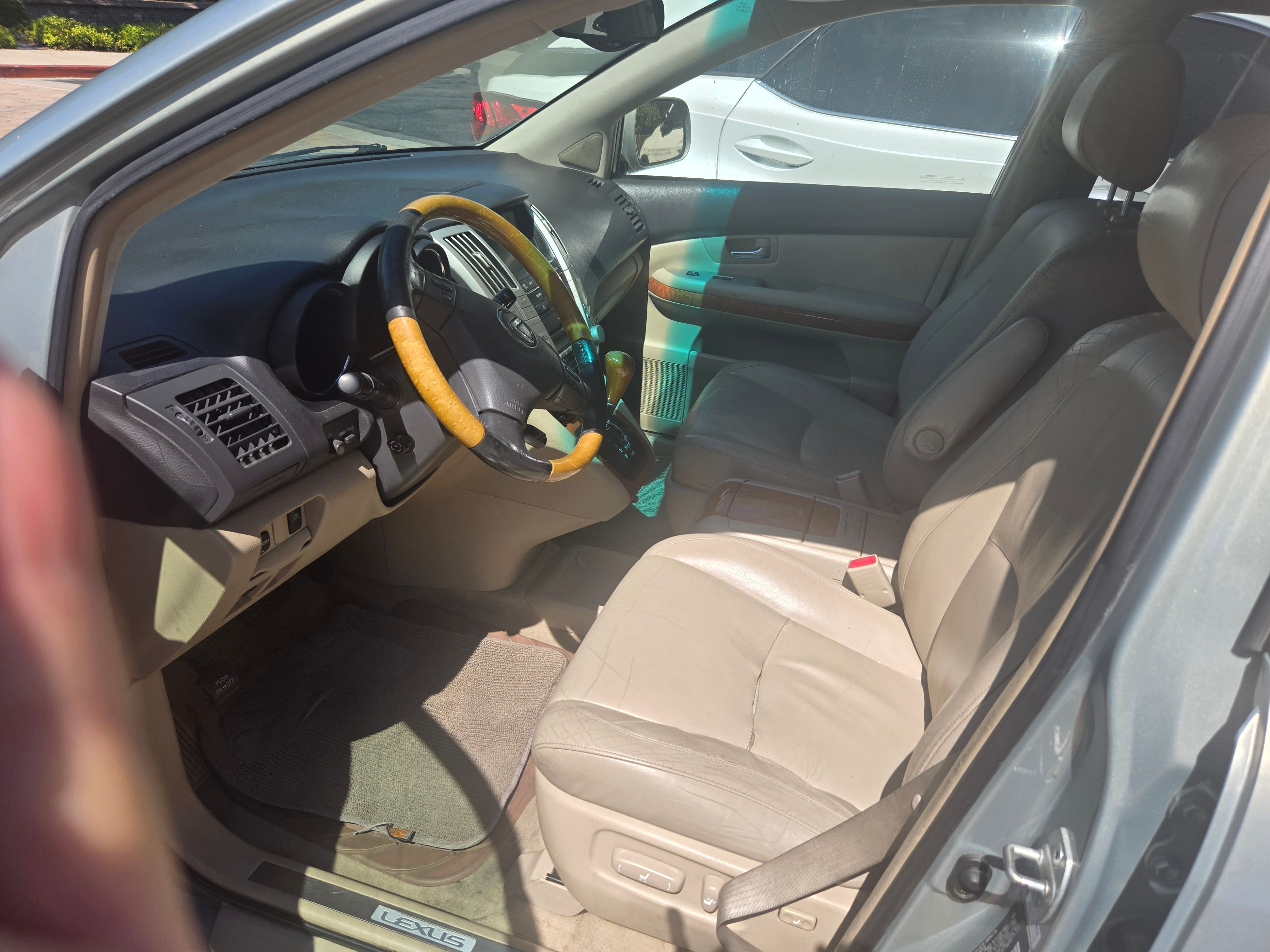 Used 2002 Lexus LS 430 RWD image 9