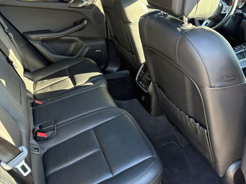Used 2020 Porsche Macan S image 12