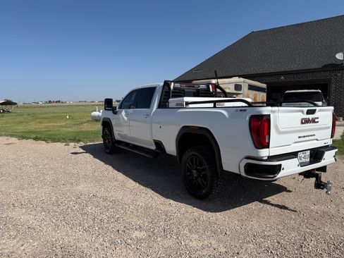 Used 2022 GMC Sierra 2500 SLT w/ SLT Preferred Package AWD/4WD image 14