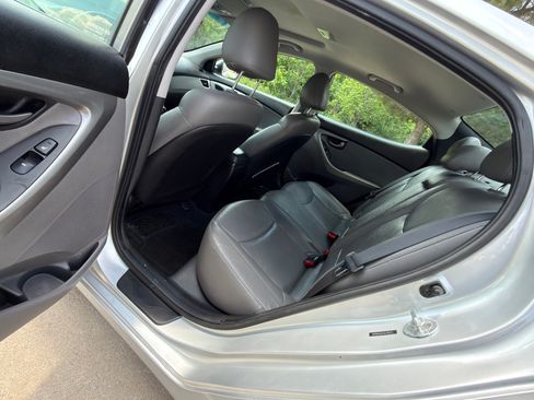 Used 2012 Hyundai Elantra Limited FWD image 5
