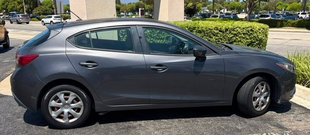 Used 2016 MAZDA MAZDA3 i Sport FWD image 1
