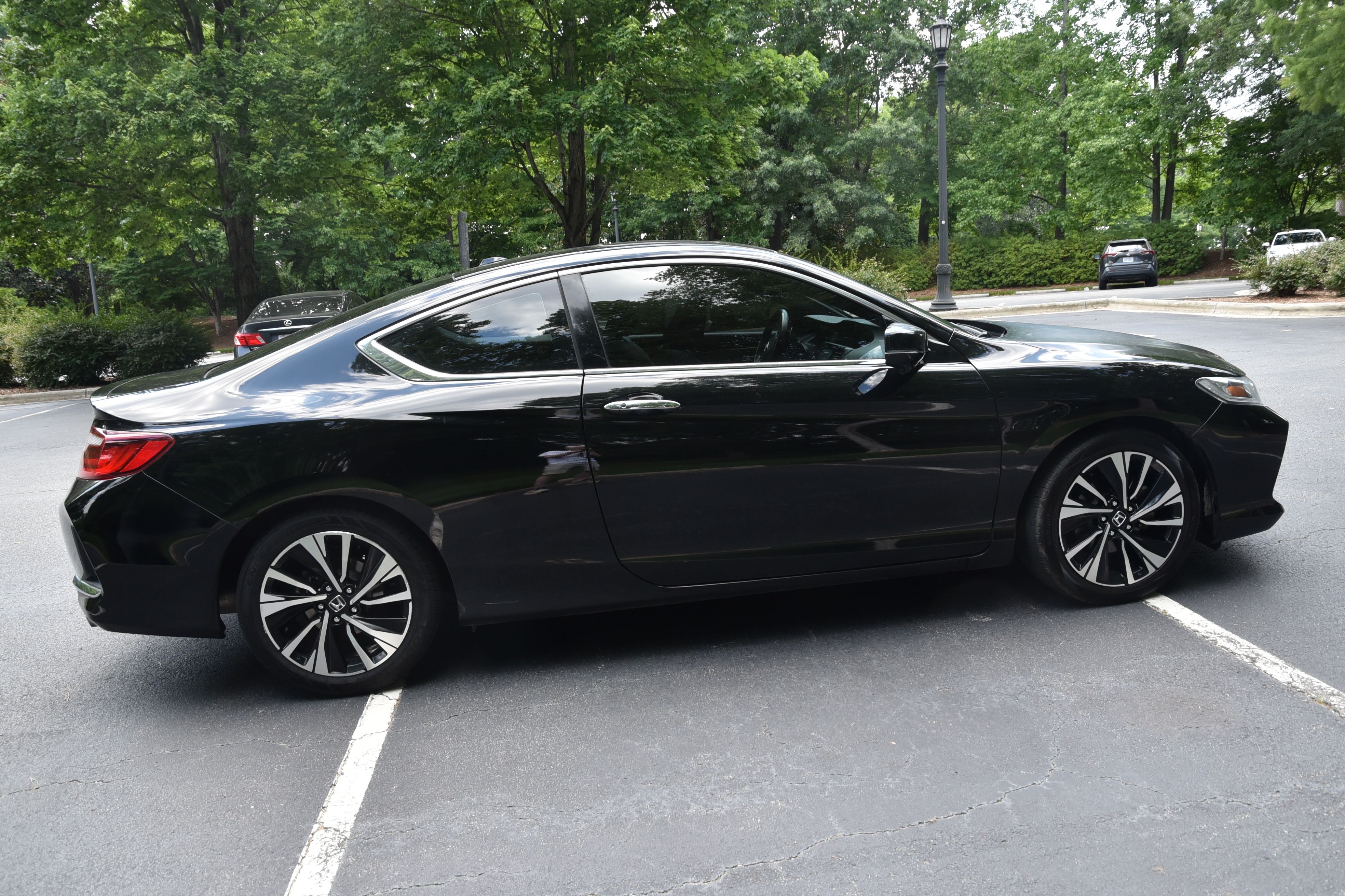 Used 2017 Honda Accord EX-L image 5