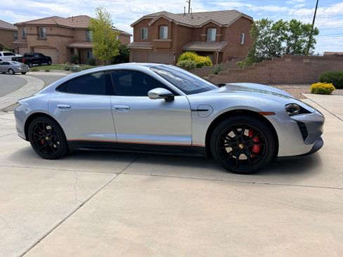 Used 2022 Porsche Taycan GTS AWD/4WD image 5