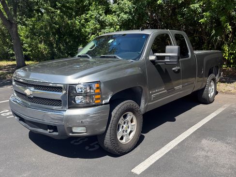 Used 2007 Chevrolet Silverado 1500 LT w/ 1LT Convenience Package RWD image 4