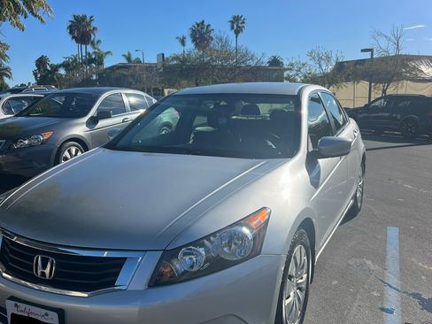 Used 2010 Honda Accord LX image 2
