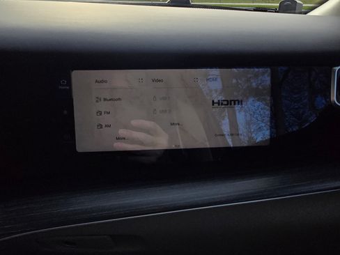 Used 2023 Jeep Wagoneer L Series III w/ Premium Group I image 29