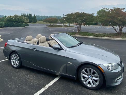Used 2011 BMW 328i Convertible RWD image 2
