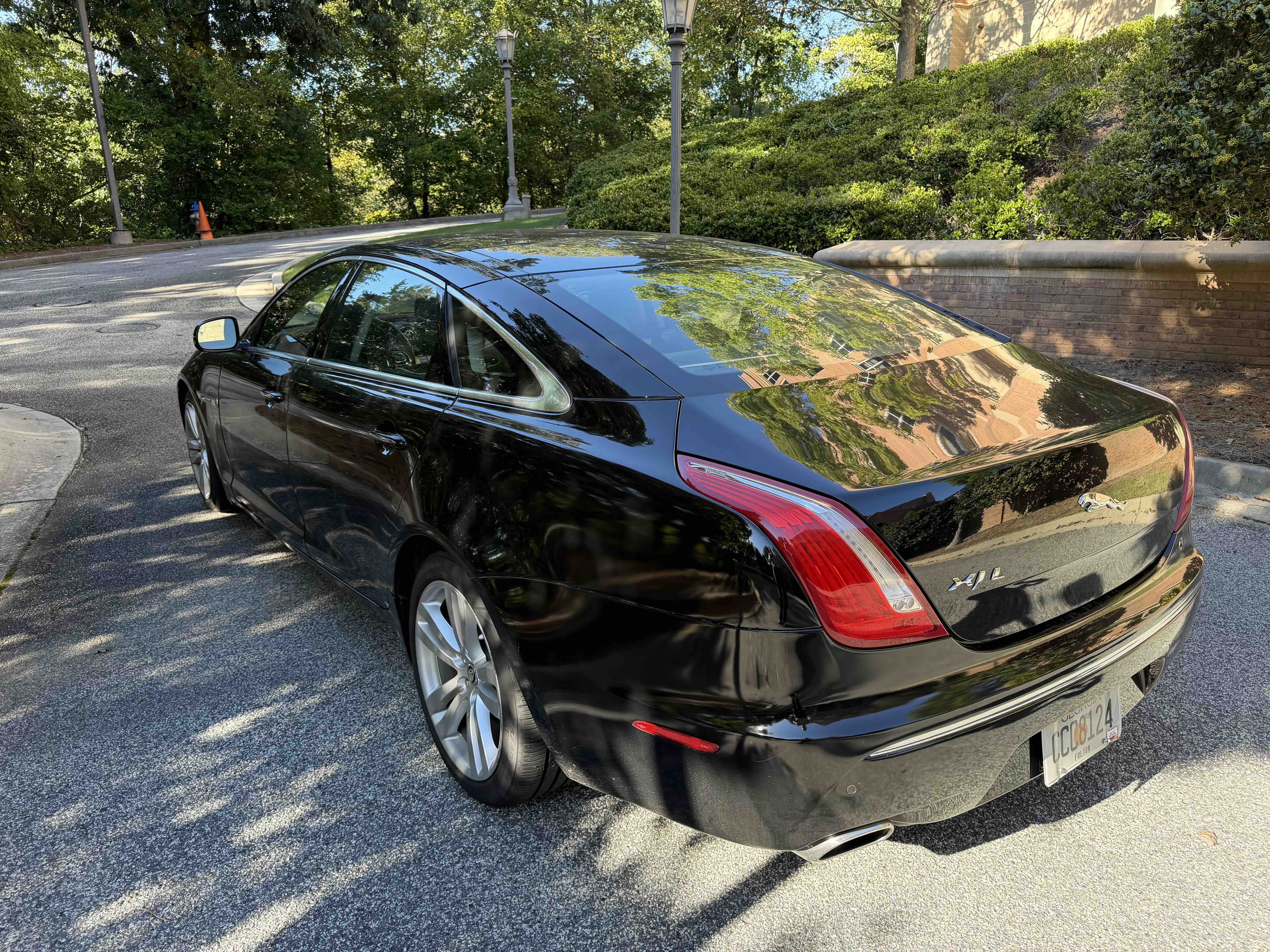 Used 2012 Jaguar XJ L RWD image 2