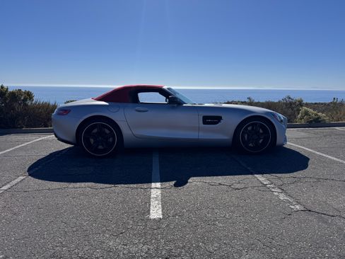 Used 2018 Mercedes-Benz AMG GT Roadster image 6